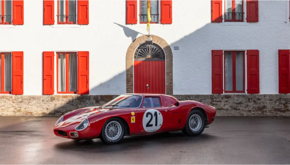 Ferrari 250 LM, vencedora absoluta de Le Mans em 1965, é leiloada